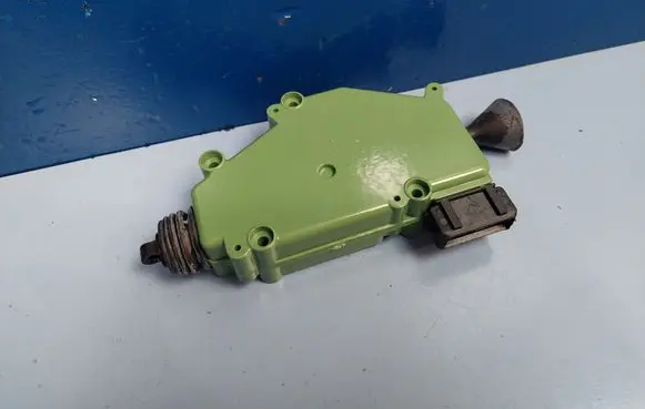 Volkswagen Transporter - Caravelle T3 Central locking motor 7D0959781A
