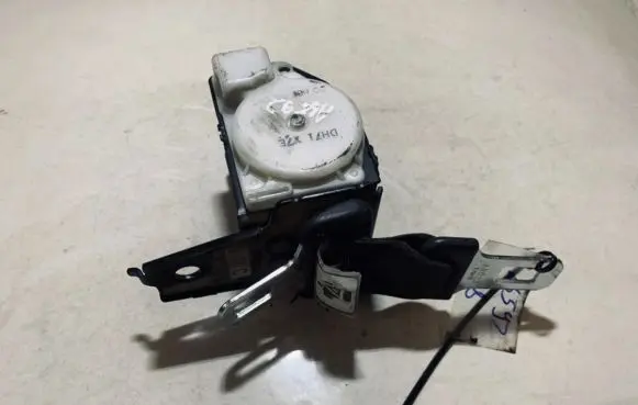 Mazda 6 Middle seatbelt (rear) dh71x7e