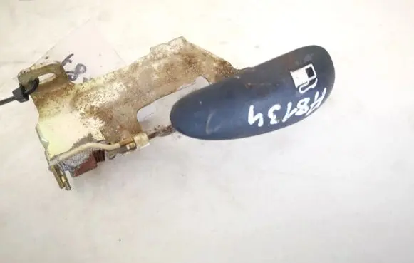 Peugeot 406 Fuel tank opening switch 