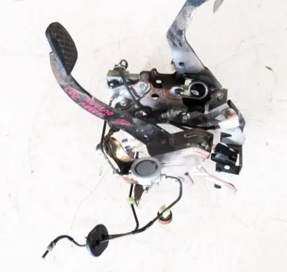 Subaru Outback Clutch master cylinder 1564759-2 018120029-A