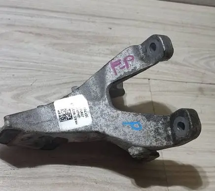 Jaguar F-Pace Engine mounting bracket HK836037CB