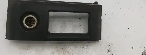 Nissan X-Trail T30 Cigarette lighter 68412EQ400
