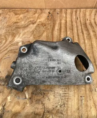 BMW 5 F10 F11 Engine mounting bracket 6781241 46000D1 19664510