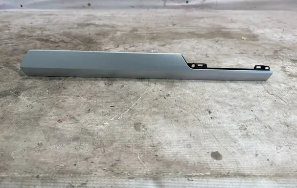 Volkswagen Tiguan Panel trim 5NB858418