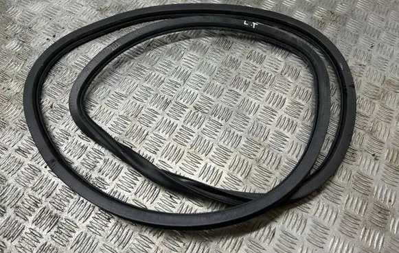 Jeep Cherokee Rubber seal rear door 