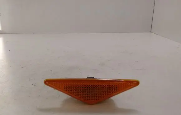 Ford Mondeo Mk III Front fender indicator light 1S7113K309AB
