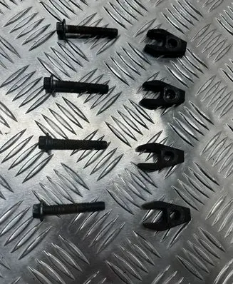 Chrysler Voyager Fuel Injector clamp holder