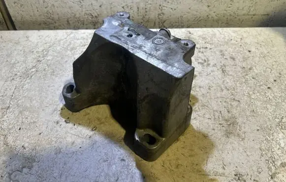 Dodge Durango III Gearbox mounting bracket 68275992AA