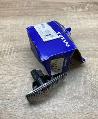 Volvo V70 Front fender indicator light 9178688