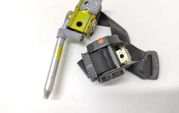 BMW 7 E65 E66 Rear seatbelt 00063774B