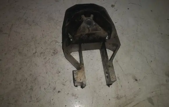 Volvo V50 Engine mount bracket 532C79 A1439
