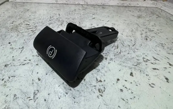 Volvo XC90 Hand brake release handle 8683963