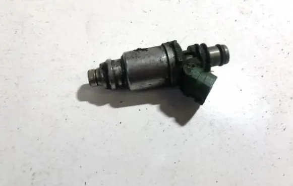 Toyota RAV 4 (XA10) Fuel injector 2325074100 23250-74100