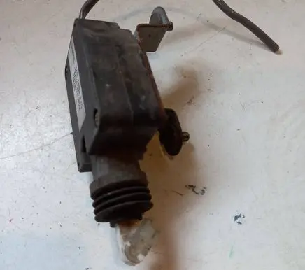 Mazda 323 F Central locking motor BC5S62350 4K05