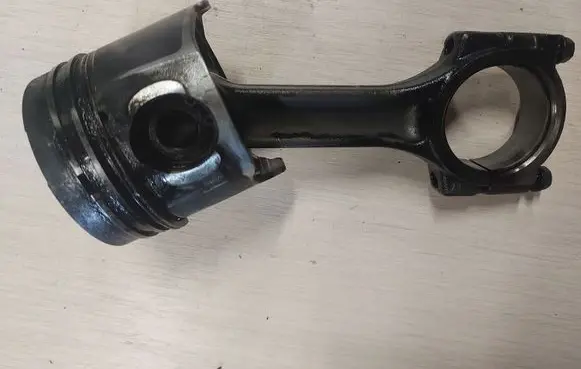 Renault Trafic II (X83) Piston with connecting rod