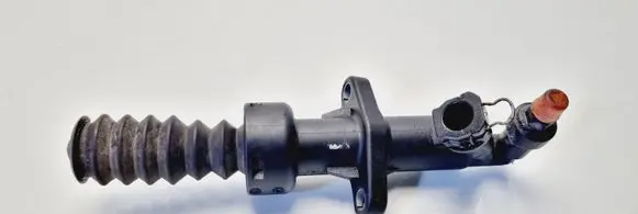 Citroen C4 II Clutch master cylinder R0356A
