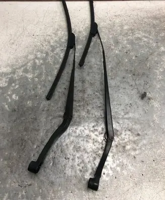 Opel Insignia A Front wiper blade arm 13227399 13227398