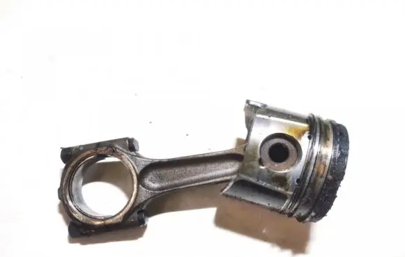 Citroen C5 Piston with connecting rod