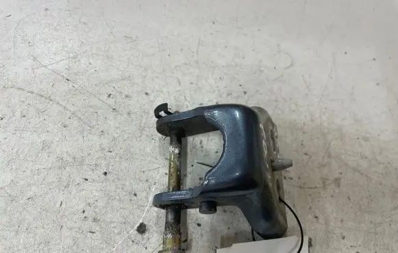 Peugeot 407 Front door lower hinge ES71