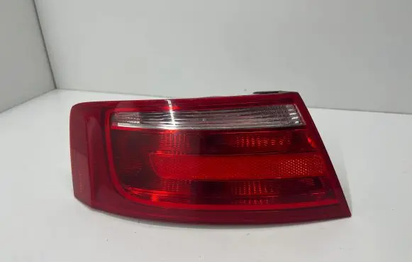 Audi A5 8T 8F Tailgate rear/tail lights 8T0945095 AU484