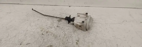 Volkswagen PASSAT B4 Central locking vacuum pump 357863153H
