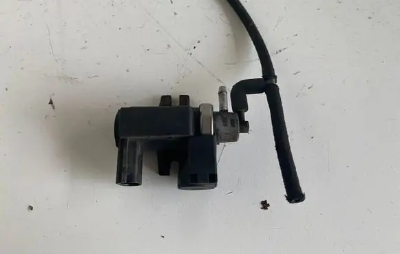Audi A4 S4 B6 8E 8H Turbo solenoid valve 8E0906627C