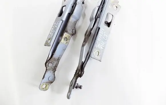 Hyundai Sonata Tailgate/trunk/boot hinge