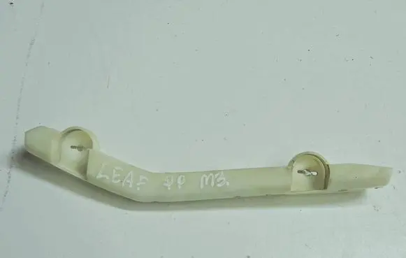 Nissan Leaf I (ZE0) Front bumper mounting bracket 62224-3NA0A