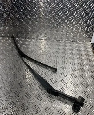 Nissan Qashqai Windshield/front glass wiper blade 