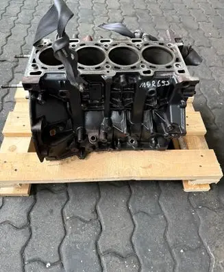 Renault Trafic II (X83) Engine block M9R692