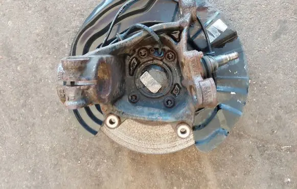 BMW X3 F25 Front wheel hub 6855953