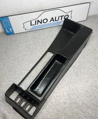 BMW 3 E30 Center console 1884246