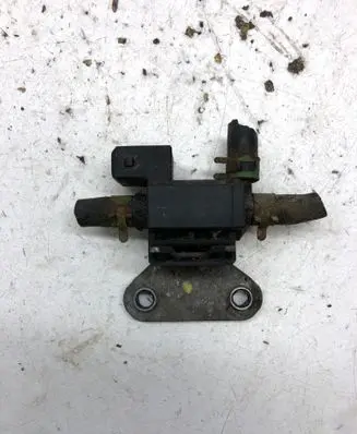 Opel Insignia A Turbo solenoid valve 70144102