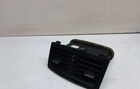 BMW 5 E60 E61 Rear air vent grill 7129556 6932023