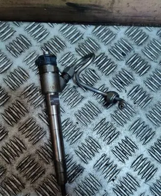 Maserati Levante Fuel injector 0445110523