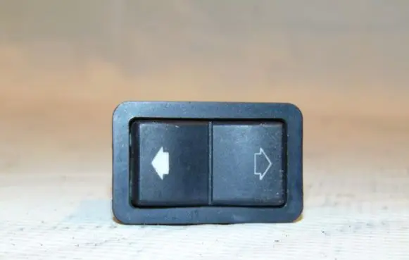 BMW 5 E39 Electric window control switch 61318368974