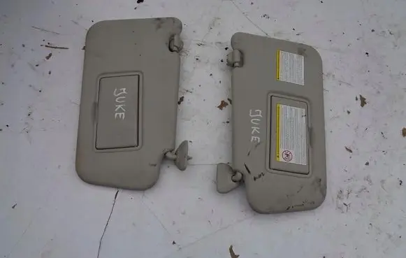 Nissan Juke I F15 Sun visor