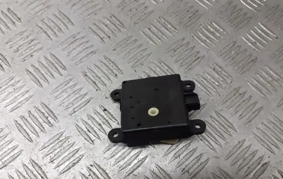 Nissan Primera A/C air flow flap actuator/motor 3C270-30850