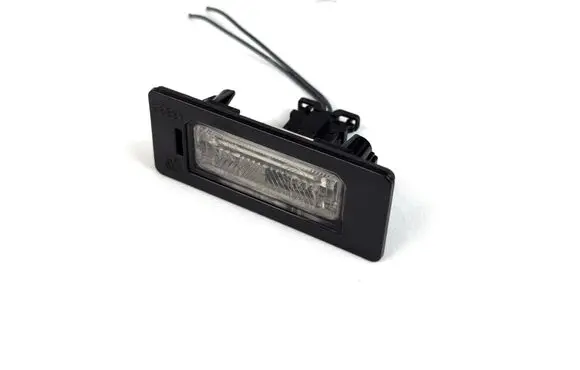 Volkswagen PASSAT B6 Number plate light 8t0943021
