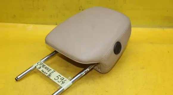 Porsche Cayenne (92A) Front seat headrest 