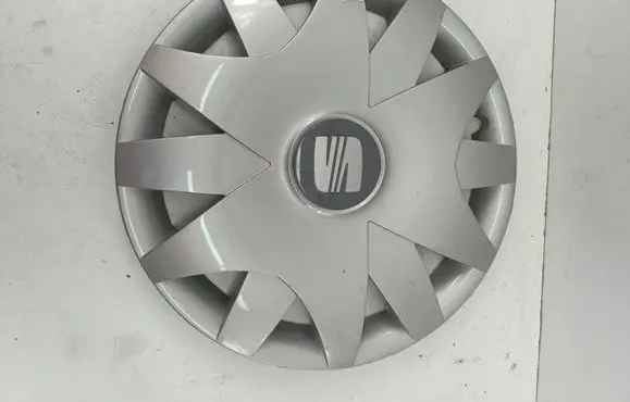 Seat Toledo III (5P) R15 wheel hub/cap/trim 6L0601147F