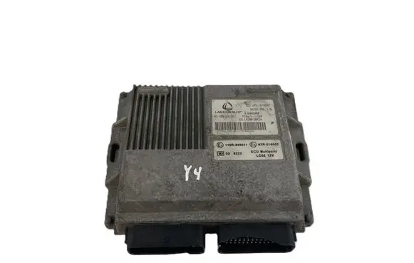 Volkswagen Touran I Engine control unit/module 616662000 110R006011 LR200100G24