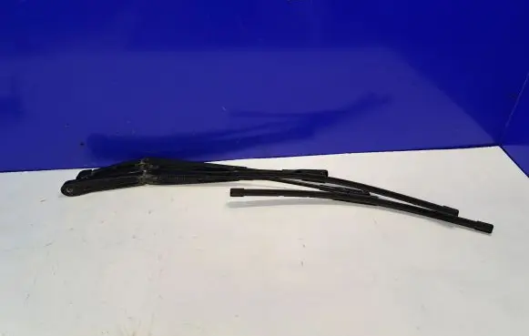 Volvo XC90 Windshield/front glass wiper blade 30753820 30753818