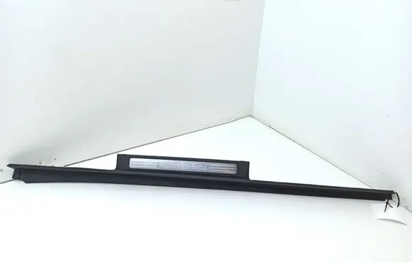 Mercedes-Benz R W251 Front sill trim cover a2516800135