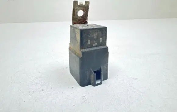 Ford Mondeo Mk III Glow plug pre-heat relay 94VG14N089F1B 4F0205A V23136J4X43
