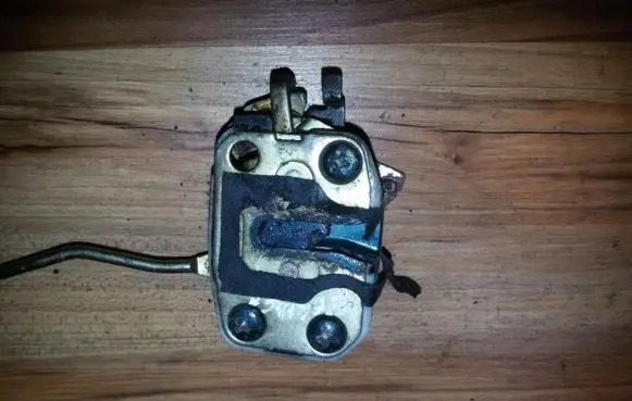 KIA Sportage Front door lock