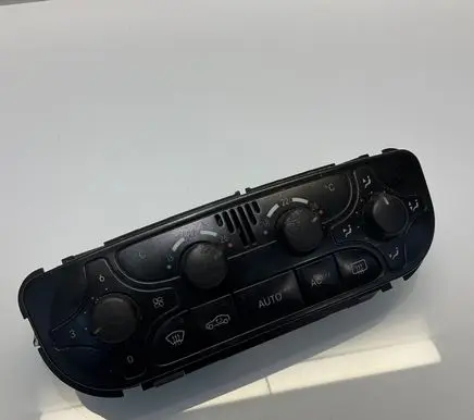 Mercedes-Benz C W203 Climate control unit A2098300085 9140010497 C069487