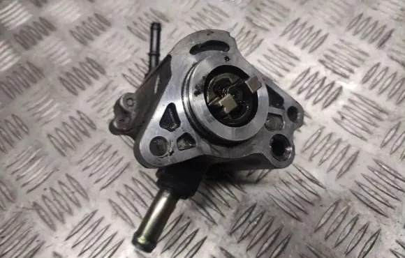 Toyota Avensis T250 Vacuum pump 0810002740