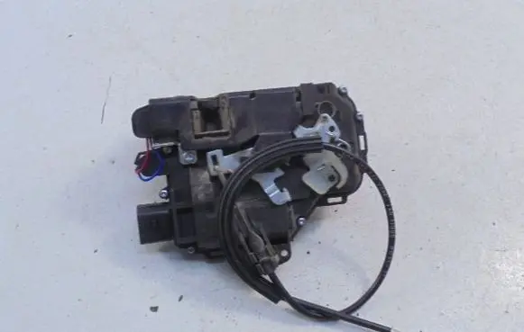 Skoda Octavia Mk1 (1U) Front door lock 