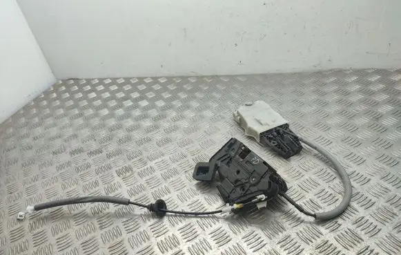 Skoda Octavia Mk3 (5E) Front door lock 5E1837016A